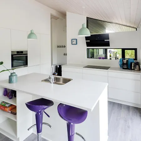 Three-bedroom In Hébergement de vacances Glesborg