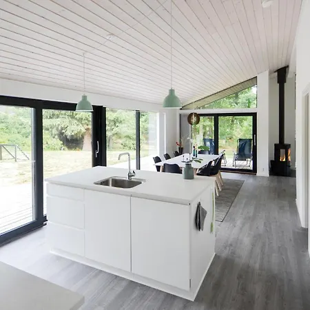 Three-bedroom In Glesborg